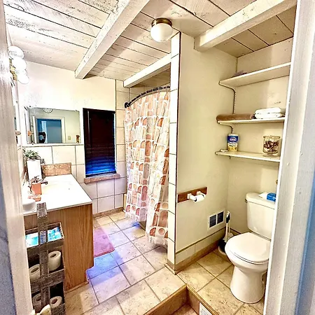 New Enchanting Retreat Near Downtown Villa Santa Fe